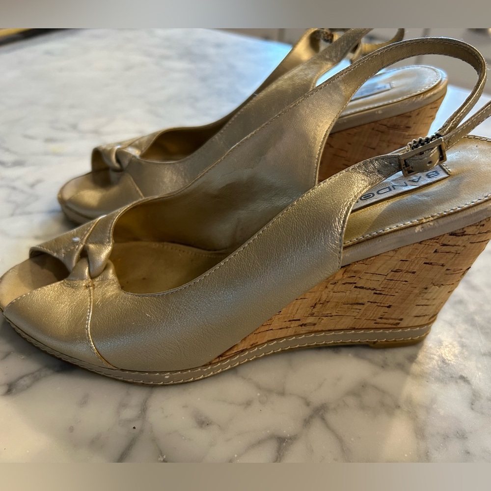 Women’s Bandolino Gold Cork Peep Toe Wedges Sandals Shoes Size 6